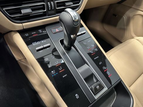 Certified 2026 Porsche Macan image 29