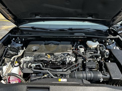 Used 2025 Toyota Camry SE FWD image 10