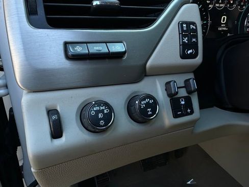 Used 2019 GMC Yukon Denali w/ Denali Ultimate Package image 17
