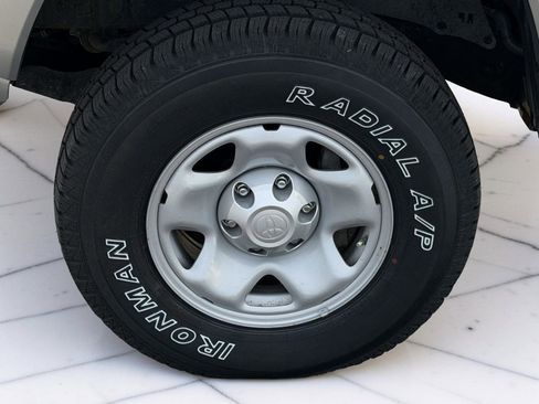 Used 2022 Toyota Tacoma TRD Sport image 5