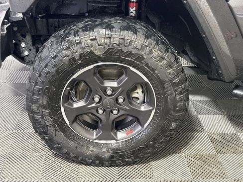 Used 2021 Jeep Gladiator Rubicon AWD/4WD image 12