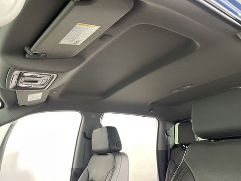 Used 2020 Chevrolet Silverado 1500 LTZ w/ LTZ Convenience Package AWD/4WD image 19