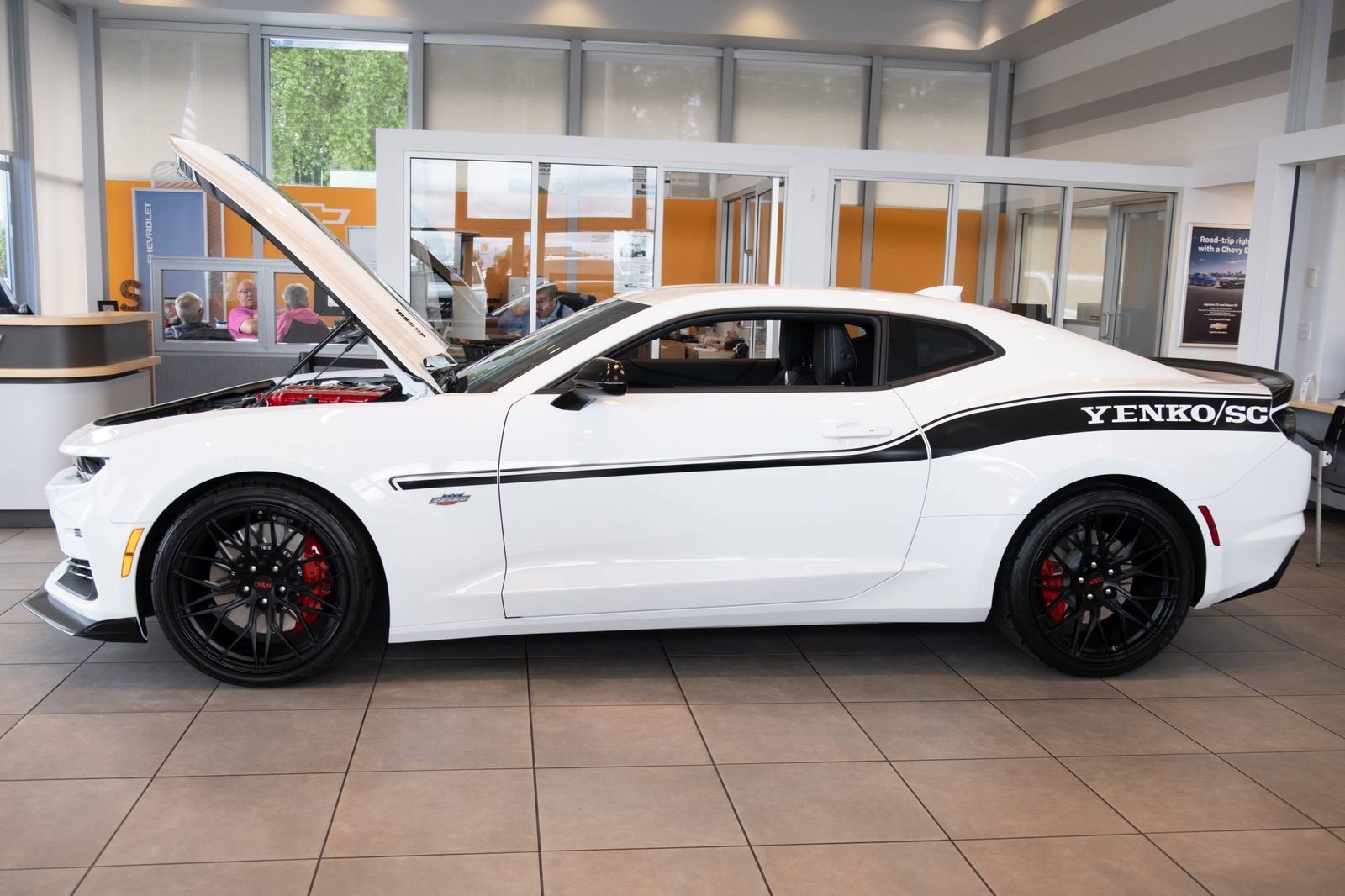 Used 2021 Chevrolet Camaro SS RWD image 3