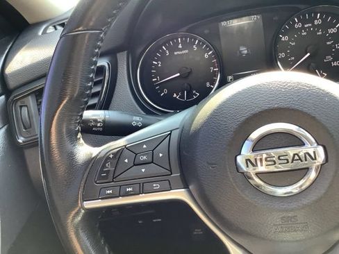 Used 2017 Nissan Rogue SV AWD/4WD image 34