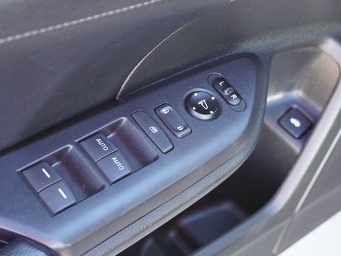 Used 2016 Honda Civic EX-L image 17