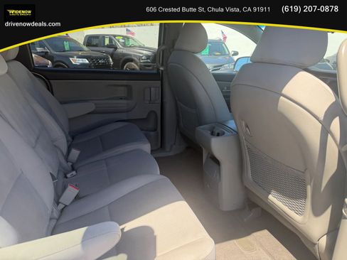 Used 2019 Kia Sedona LX FWD image 14