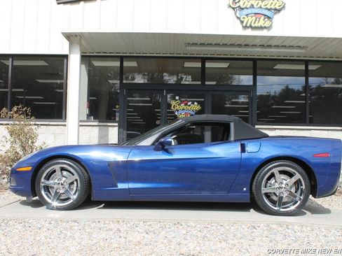Used 2007 Chevrolet Corvette Convertible w/ Preferred Equipment Group image 3