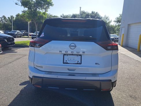 Certified 2024 Nissan Rogue SL w/ SL Premium Package image 7