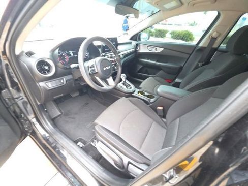 Used 2022 Kia Forte LXS image 13