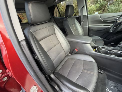 Used 2023 Chevrolet Equinox Premier image 18