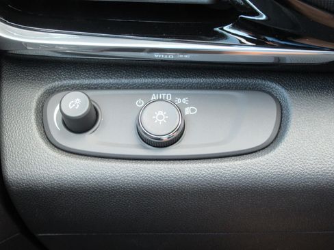 Used 2026 Buick Envista Avenir FWD image 21