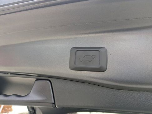 Used 2023 Toyota RAV4 Limited image 30