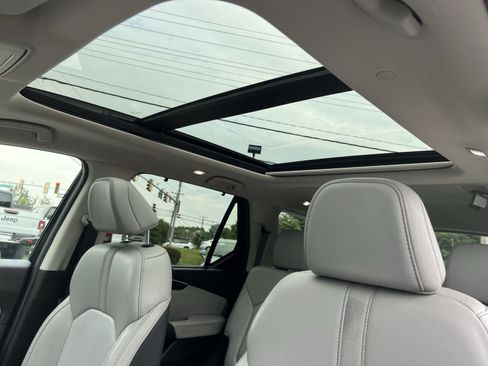 Used 2024 Honda Pilot Touring image 24