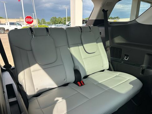 New 2026 Ford Explorer Platinum w/ LUX Leather Package AWD/4WD image 39