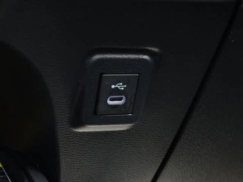 Used 2025 Toyota Corolla SE image 34