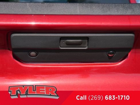 Used 2021 Chevrolet Silverado 1500 Custom AWD/4WD image 16