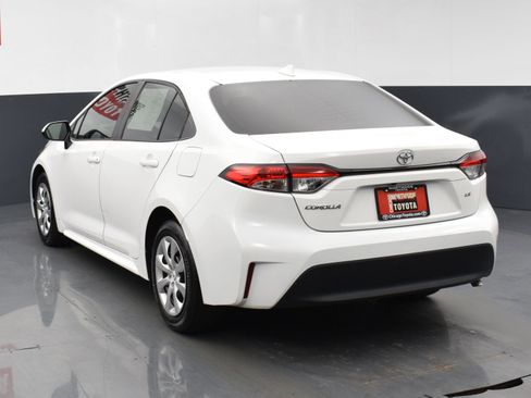 Used 2024 Toyota Corolla LE FWD image 3