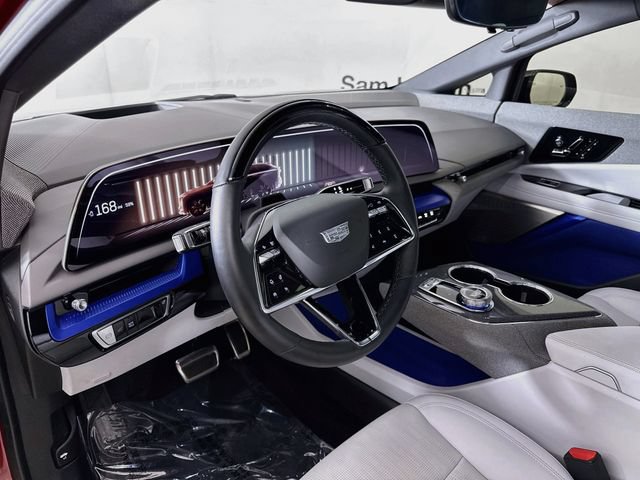Used 2025 Cadillac Optiq Sport 2 w/ LPO, Floor Liner Package AWD/4WD image 10
