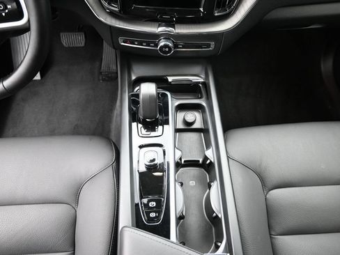 Used 2025 Volvo XC60 B5 Plus AWD/4WD image 16