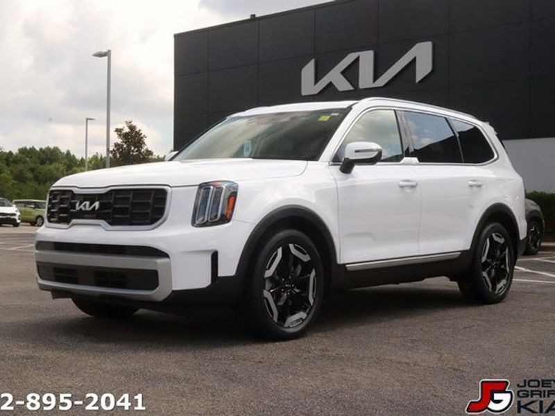Certified 2024 Kia Telluride S w/ S Sunroof Package image 1
