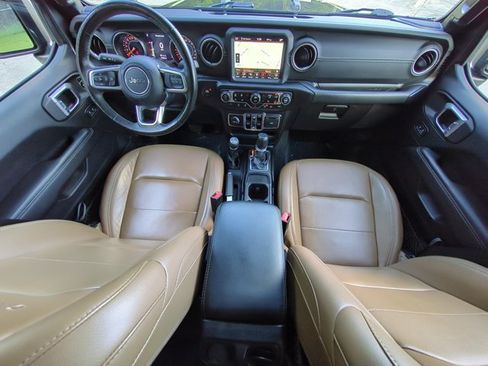 Used 2020 Jeep Gladiator Overland AWD/4WD image 19
