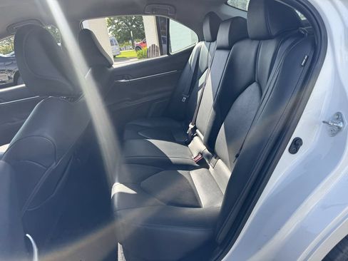 Used 2022 Toyota Camry XLE FWD image 10