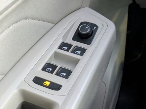 Used 2022 Volkswagen Atlas SE image 26