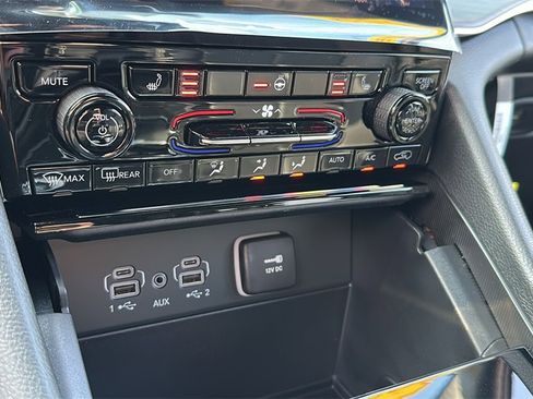 New 2025 Jeep Grand Cherokee Limited w/ Trailer Tow Package image 22