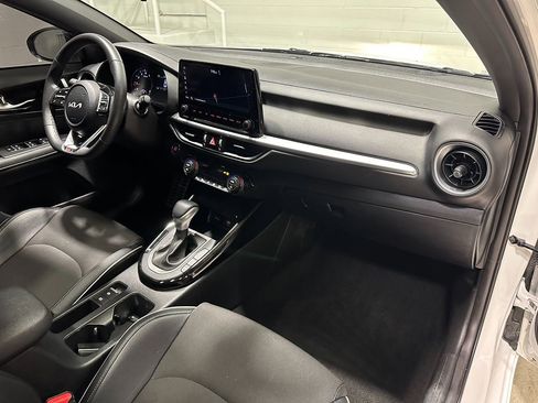 Used 2024 Kia Forte GT-Line w/ GT-Line Premium Package image 13