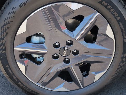 Used 2025 Kia EV6 Light w/ Light LR Technology Package RWD image 13
