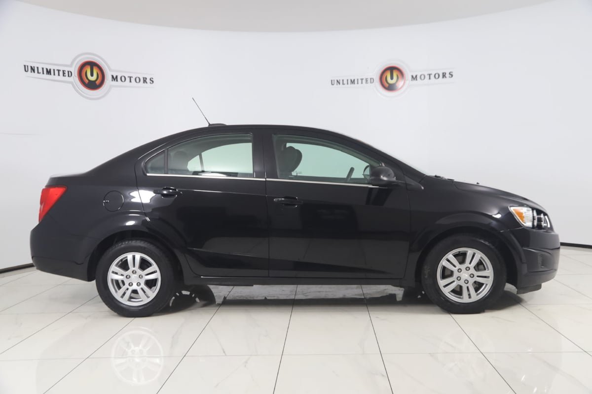 Used 2016 Chevrolet Sonic LT FWD image 2