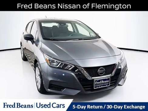 Certified 2022 Nissan Versa S w/ Trunk Package image 1
