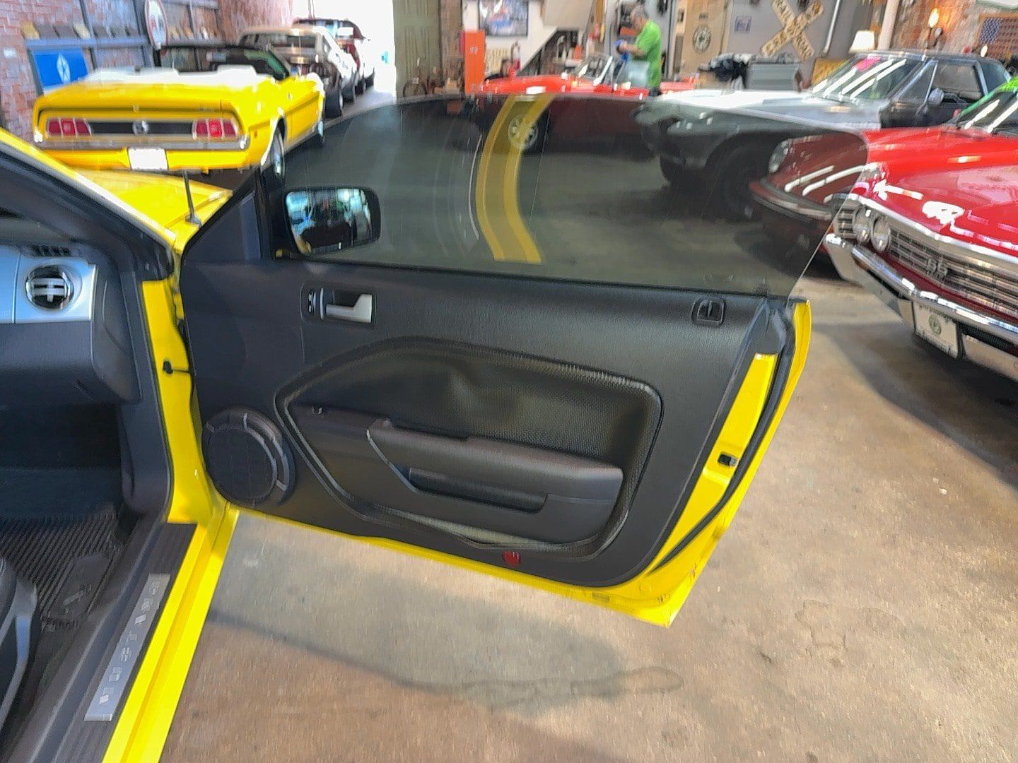Used 2006 Ford Mustang GT Premium RWD image 60