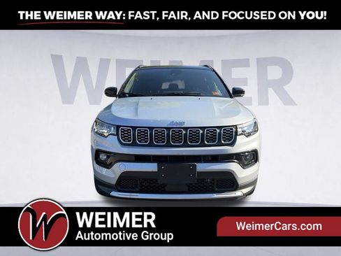 Used 2025 Jeep Compass Limited AWD/4WD image 2
