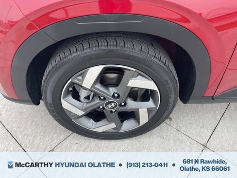 Certified 2024 Hyundai Venue Limited FWD image 20