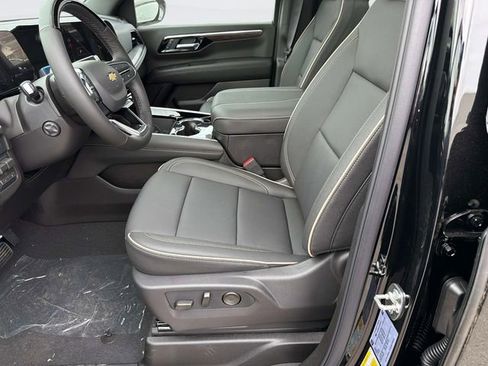 New 2026 Chevrolet Suburban Premier AWD/4WD image 22