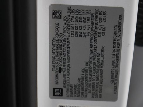 Used 2024 GMC Yukon XL AT4 w/ Technology Package image 31