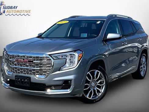 Used 2023 GMC Terrain Denali w/ Denali Premium Package AWD/4WD image 1