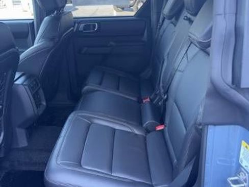 New 2025 Ford Bronco Badlands image 7