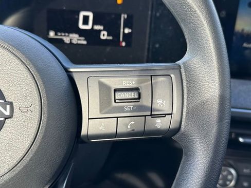 Used 2025 Nissan Kicks SV image 18