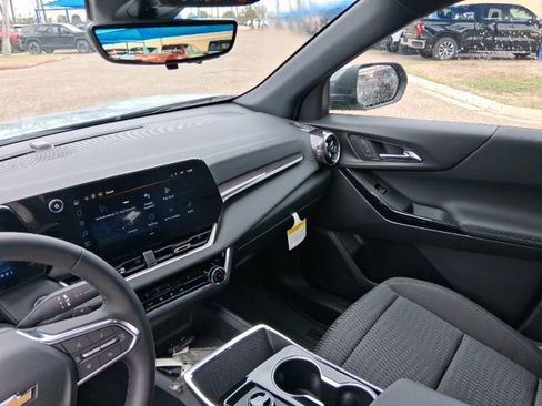 New 2026 Chevrolet Equinox LT FWD image 11