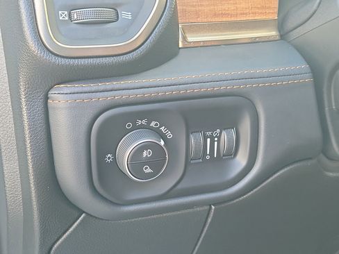 Used 2024 RAM 2500 Laramie Longhorn image 22