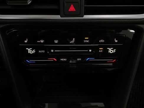 New 2026 Volkswagen Taos SE AWD/4WD image 22