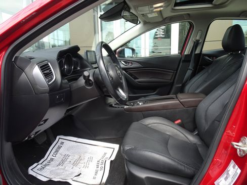 Used 2018 MAZDA MAZDA3 Grand Touring FWD image 8