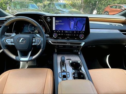 Used 2024 Lexus RX 350 Premium w/ Accessory Package (Z1) AWD/4WD image 7