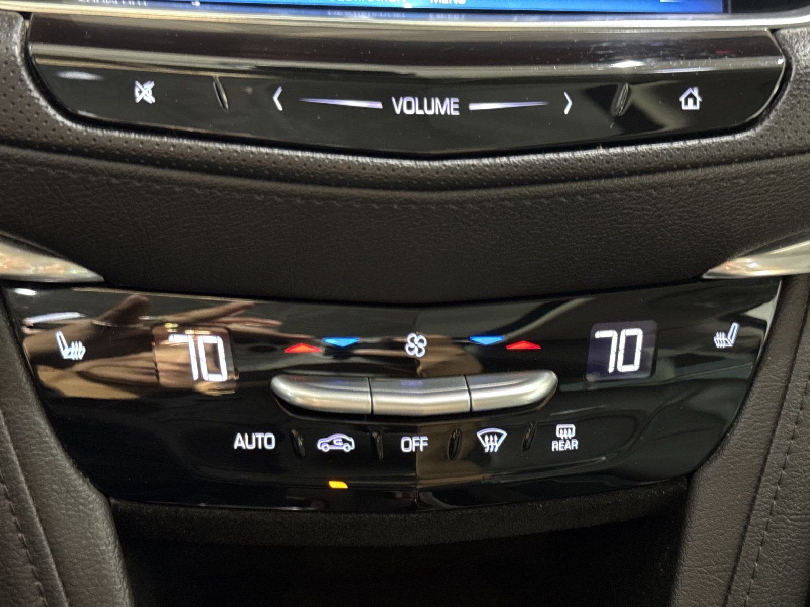 Used 2018 Cadillac XT5 Luxury w/ Driver Awareness Package AWD/4WD image 22