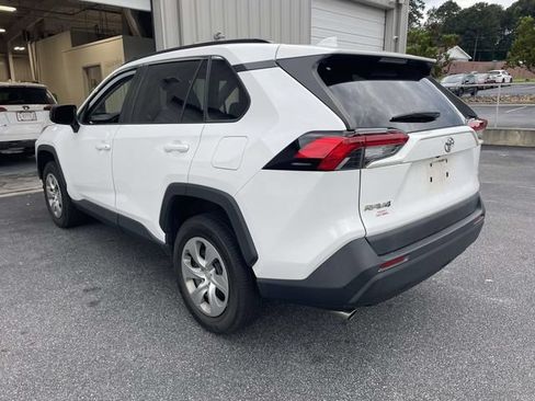 Used 2021 Toyota RAV4 LE FWD image 10