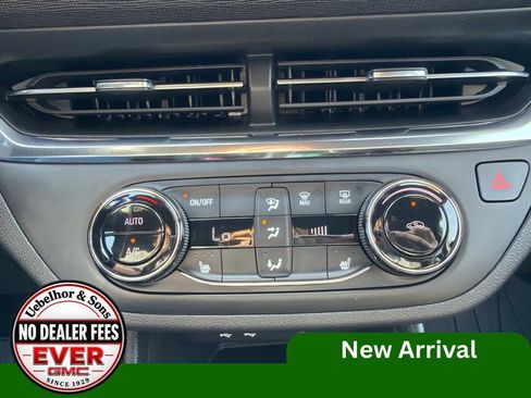 Used 2024 Buick Envista Preferred w/ Convenience I Package FWD image 24