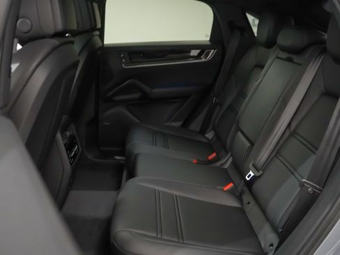 New 2026 Porsche Cayenne S image 18