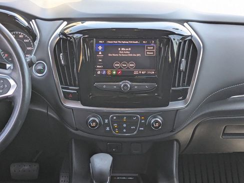 Certified 2022 Chevrolet Traverse LT w/ Midnight/Sport Edition FWD image 17